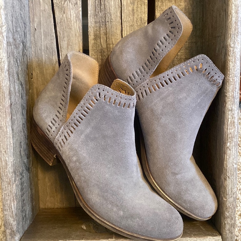 Lucky Brand Booties, Size 8.5, Light Gray